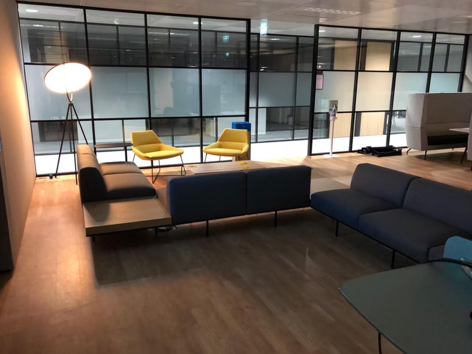 DVM team during delivery and installation in Paris