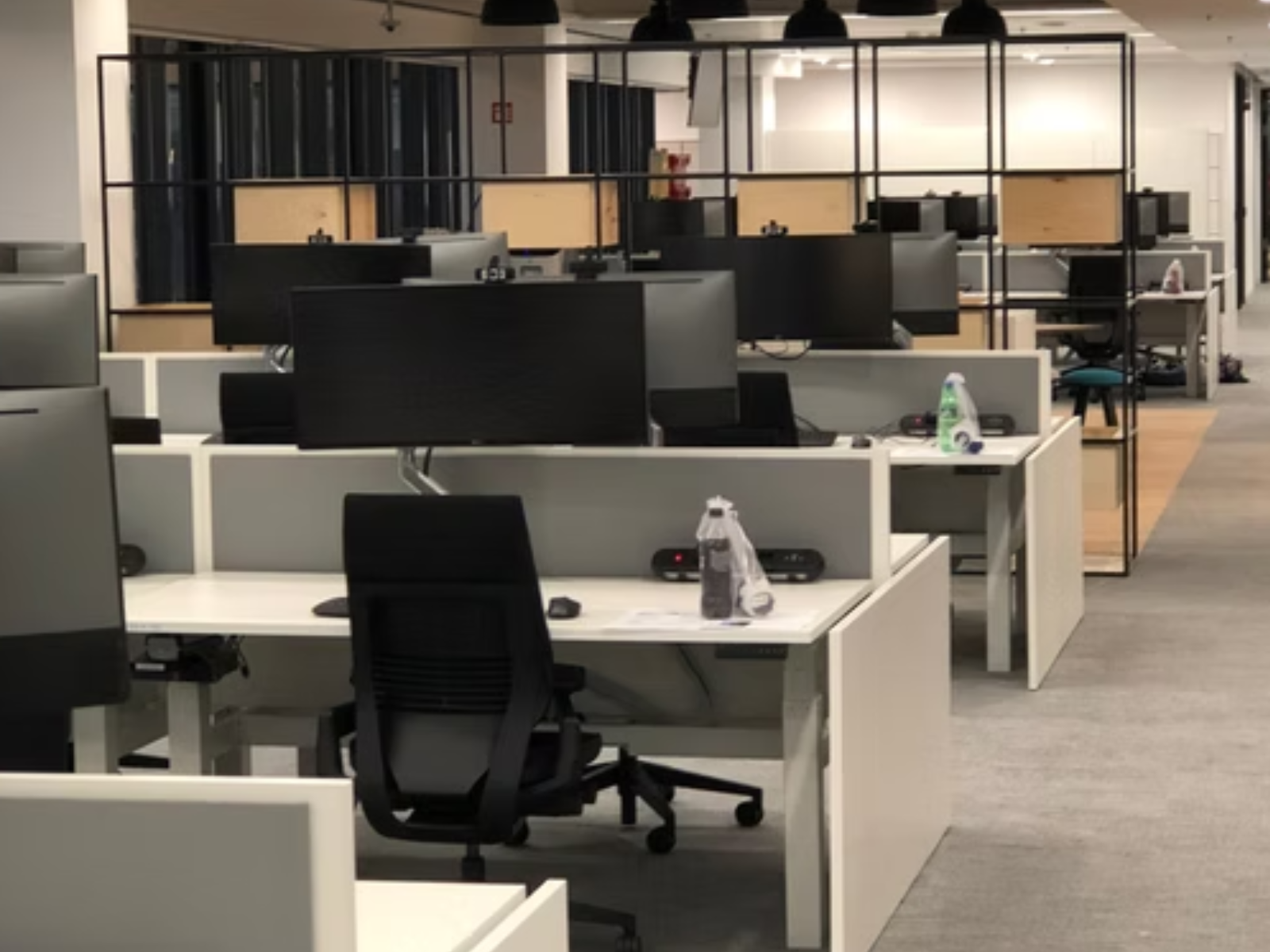 Further Budapest workstation rollout